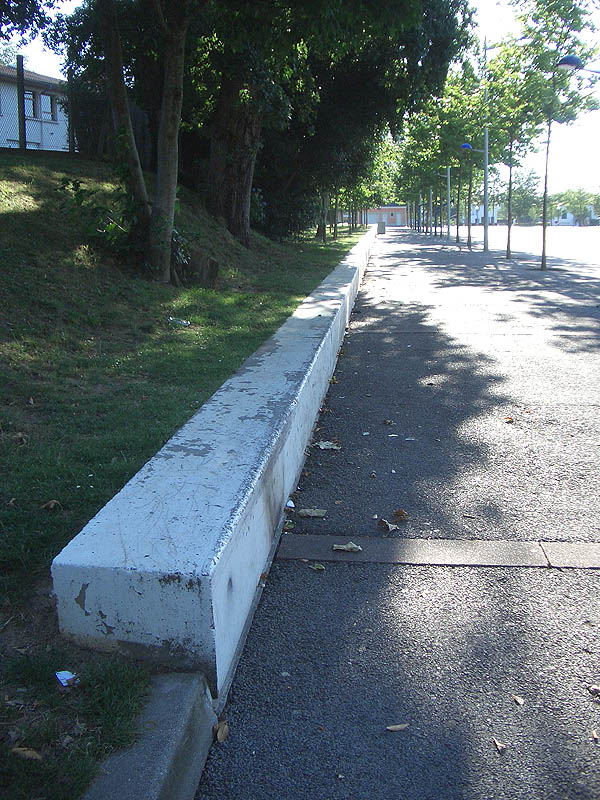 Lycée Andora Spot Street Anglet Skate Spot 3/5