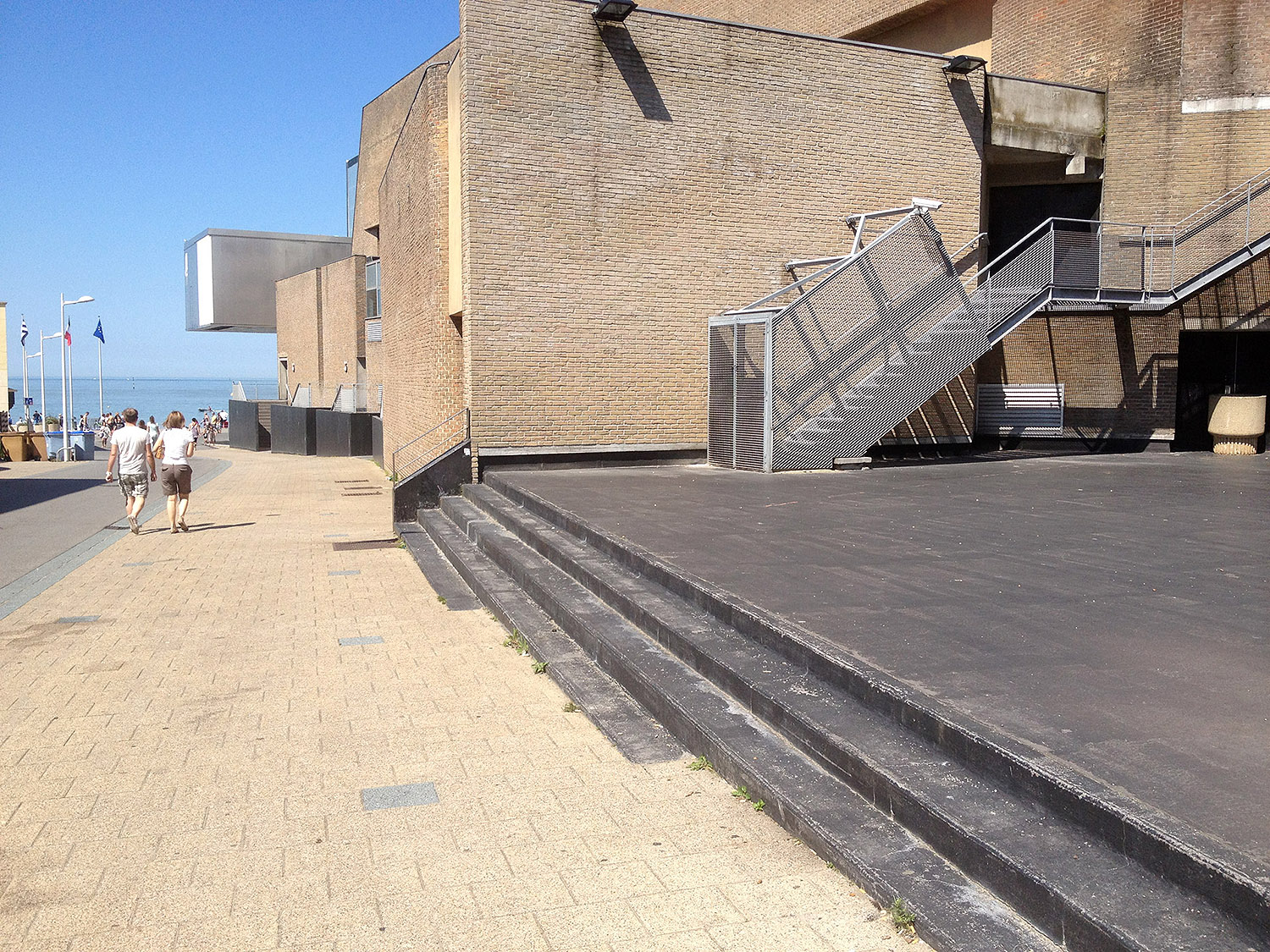 Casino Spot Street Dunkerque Skate Spot 3/5