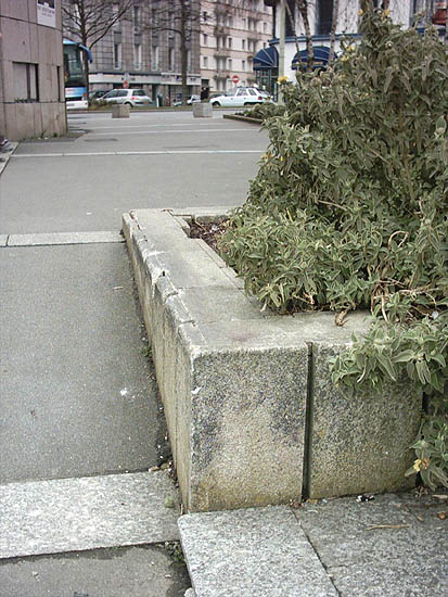Le Quartz Plaza Brest Skate Spot 4/5
