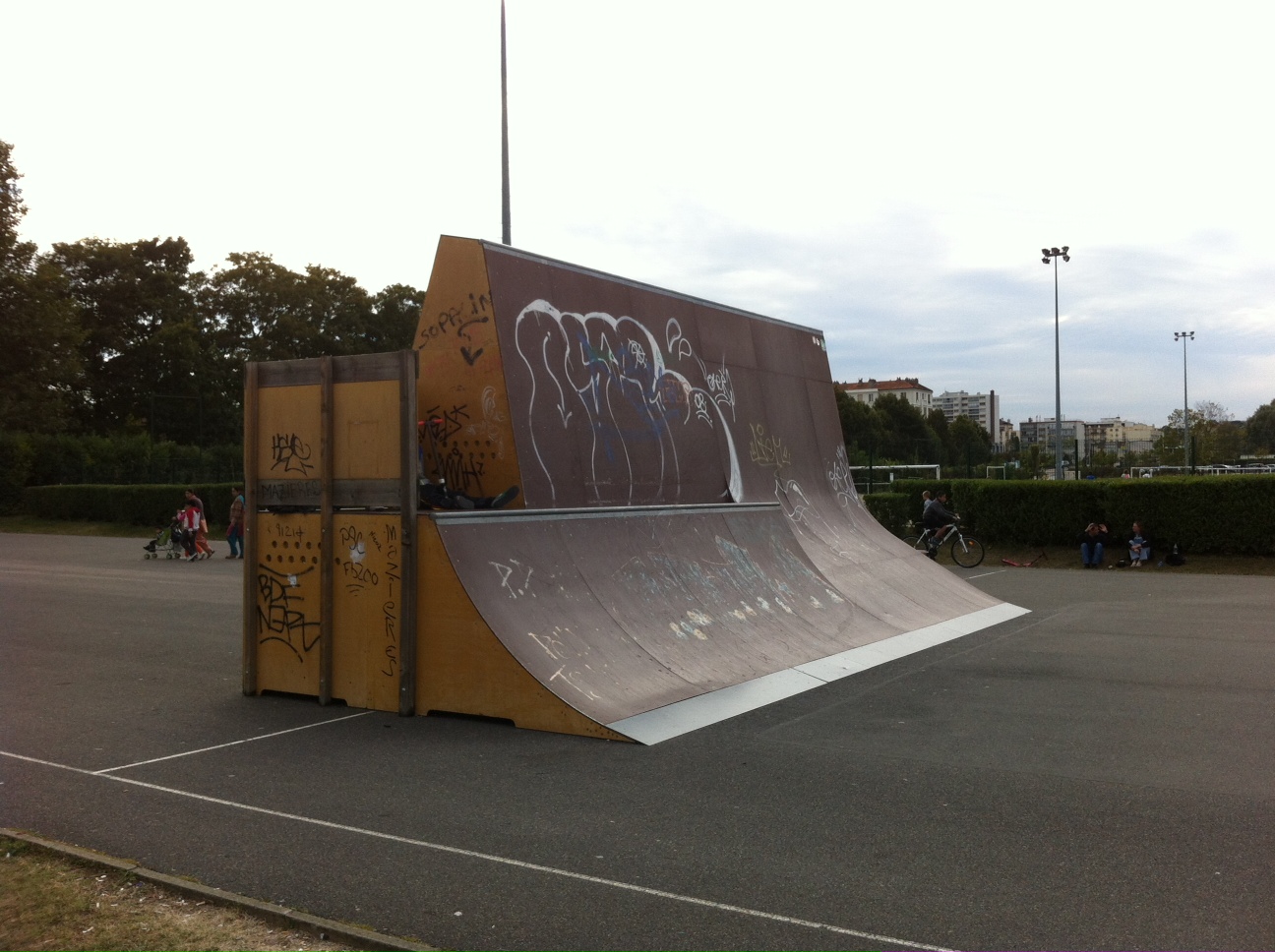 Capitainerie Draveil Skate Spot