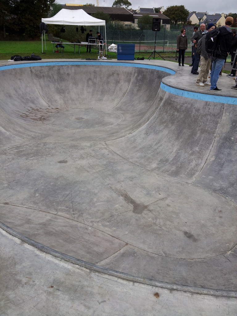 PLO Bowl Bowl Plougastel Daoulas Skate Spot 4/5