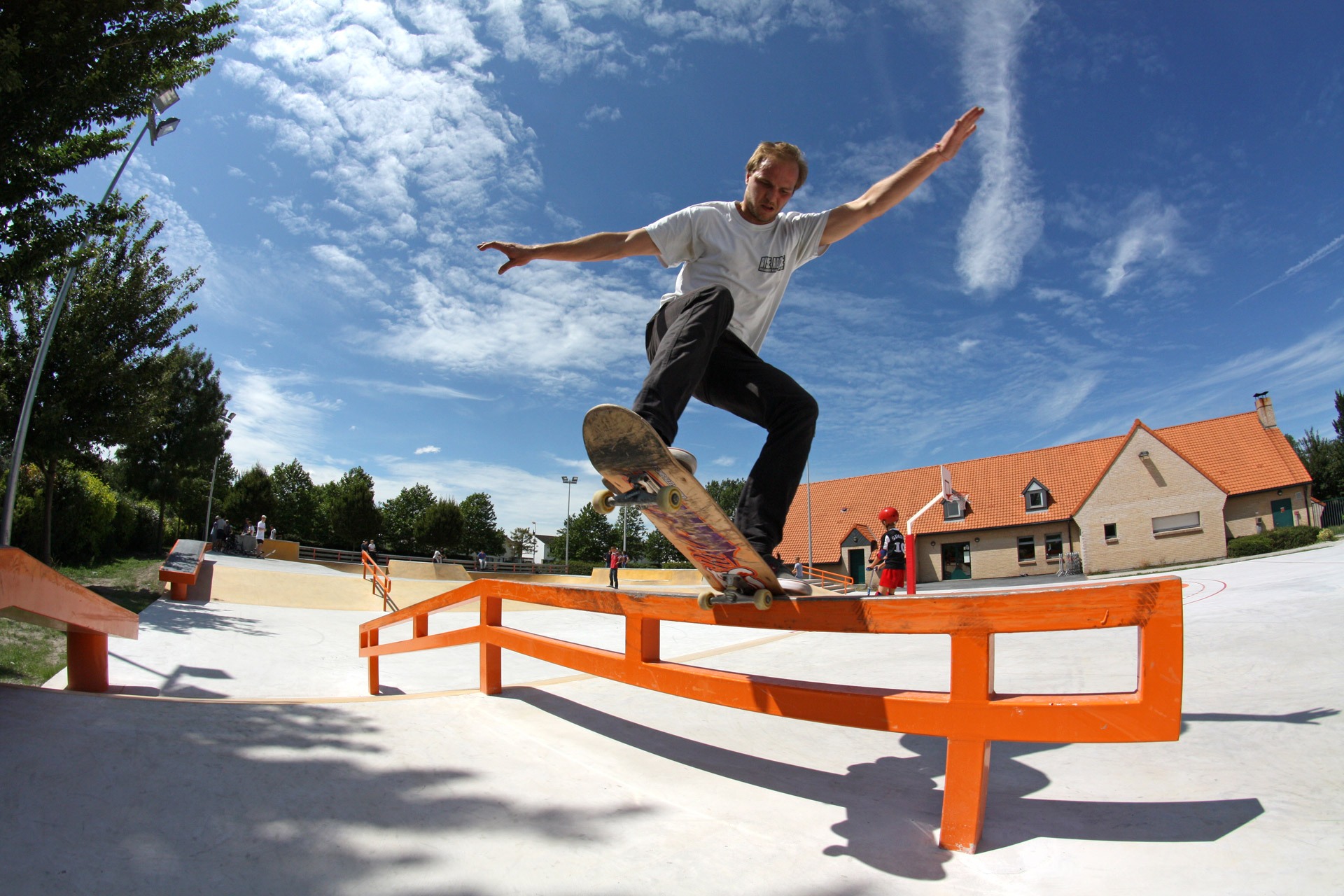 Espace Jeunes Skatepark Loon Plage Skate Spot 4/5