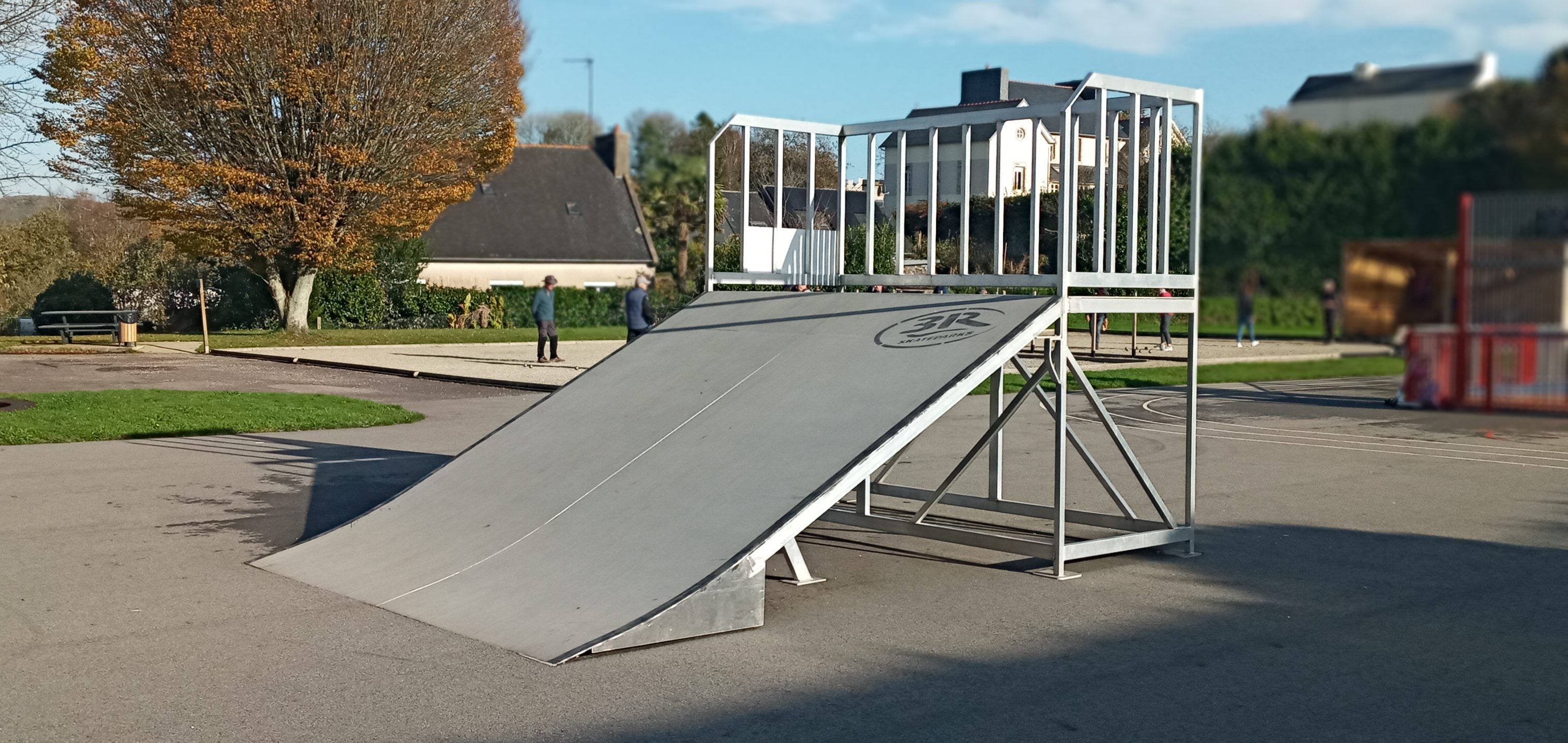 Le Stade Skatepark Landrévarzec Skate Spot 1/5