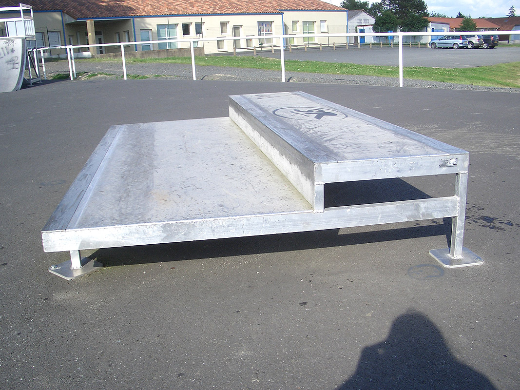 Richardières Skatepark Aigrefeuille sur maine Skate Spot 1/5