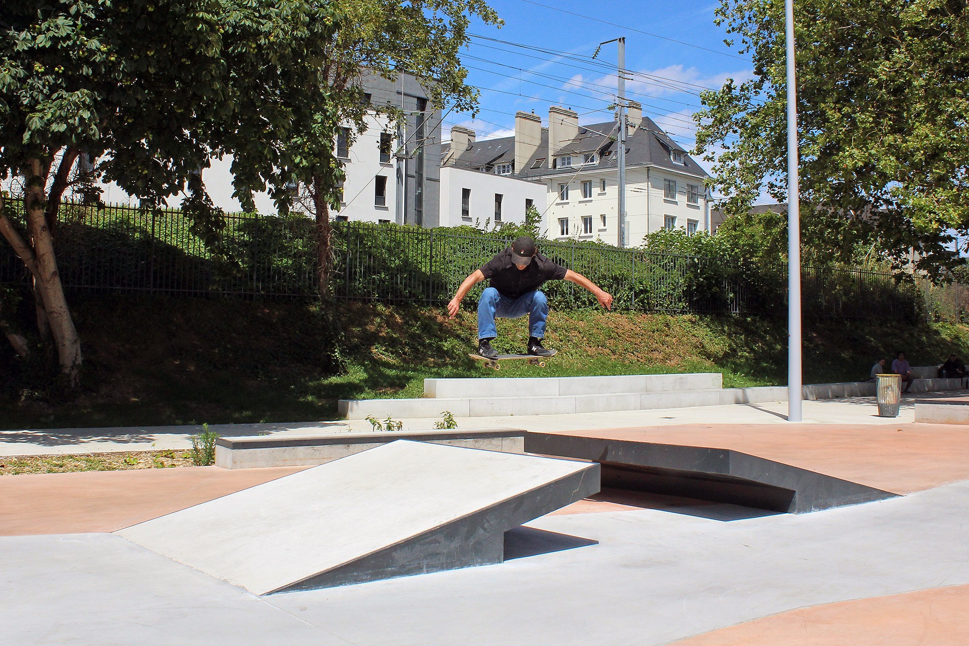 La Rue d' Auge Spot Street Caen Skate Spot 4/5