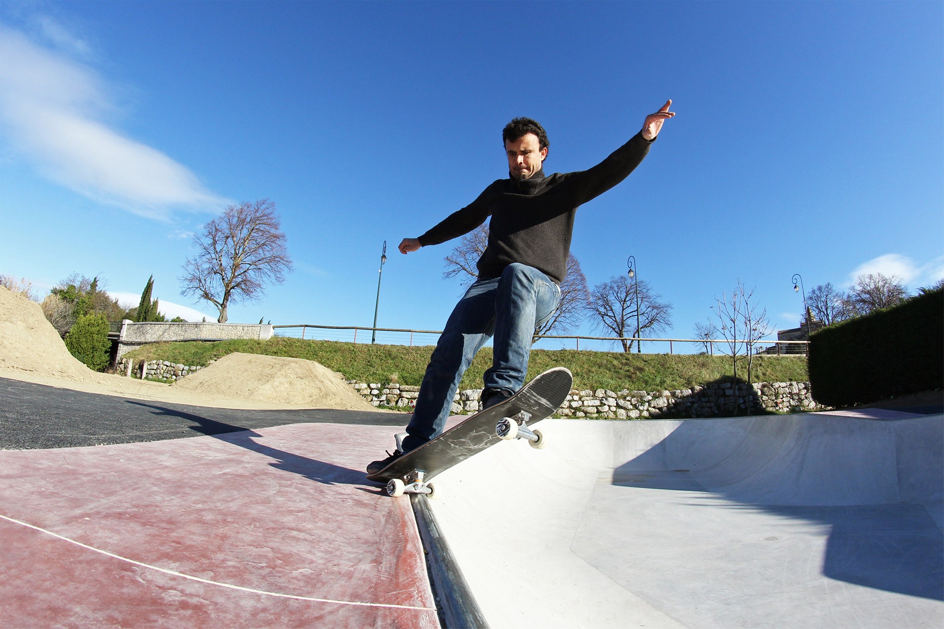 Mirabel Bowl Mirabel aux Baronnies Skate Spot 4/5