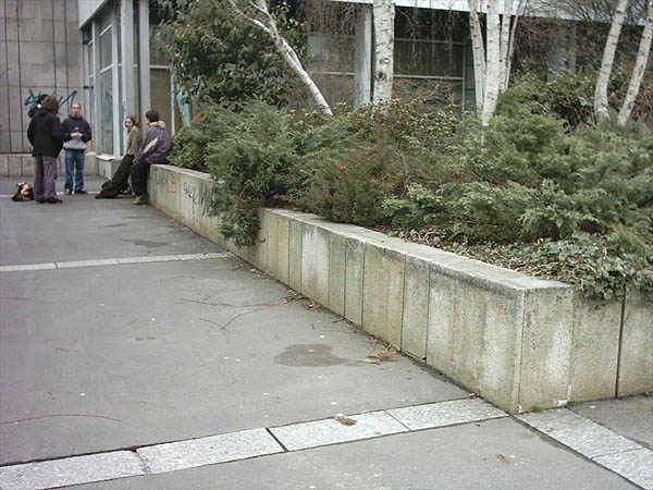 Le Quartz Plaza Brest Skate Spot 4/5