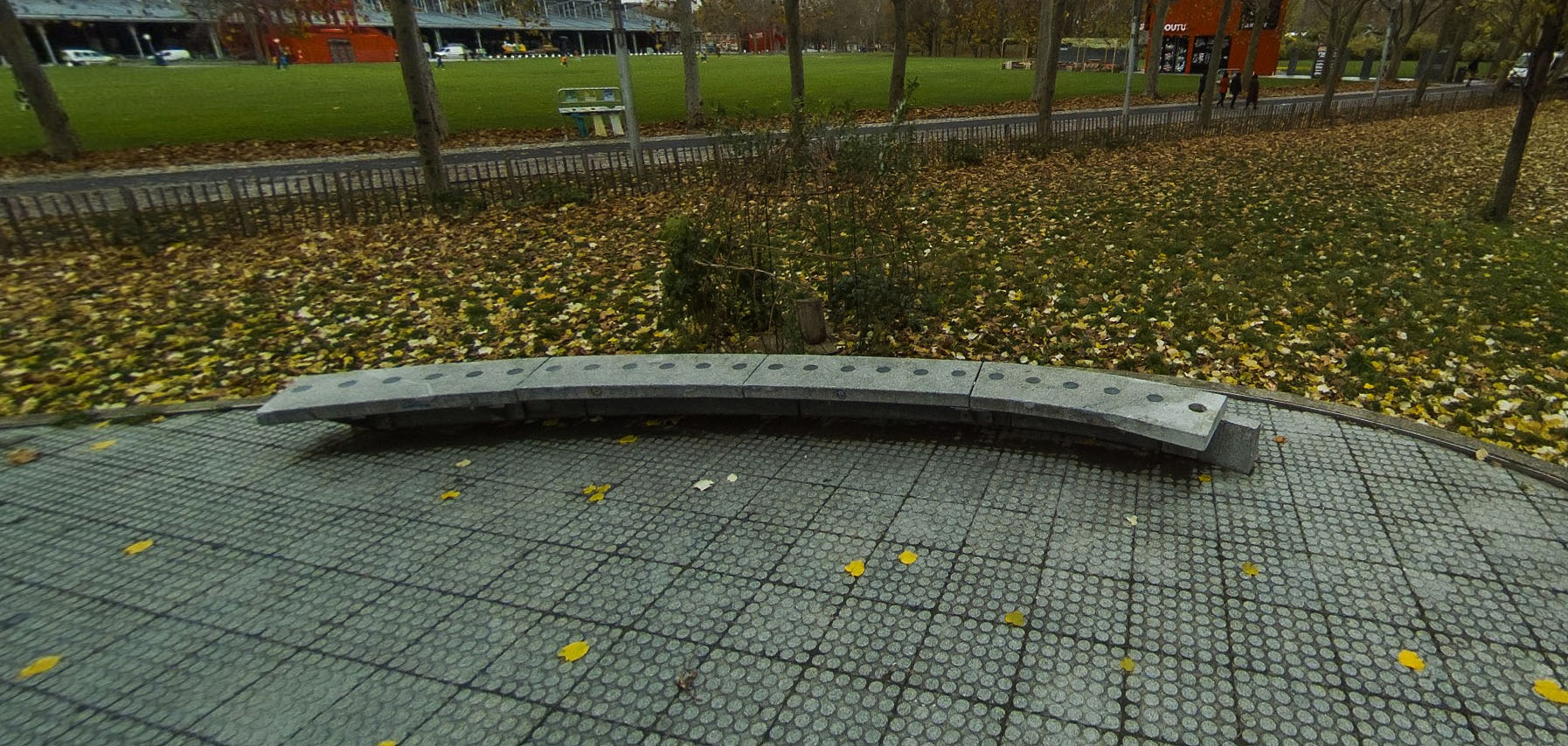 Cité de la Musique Spot Street Paris Skate Spot 3/5
