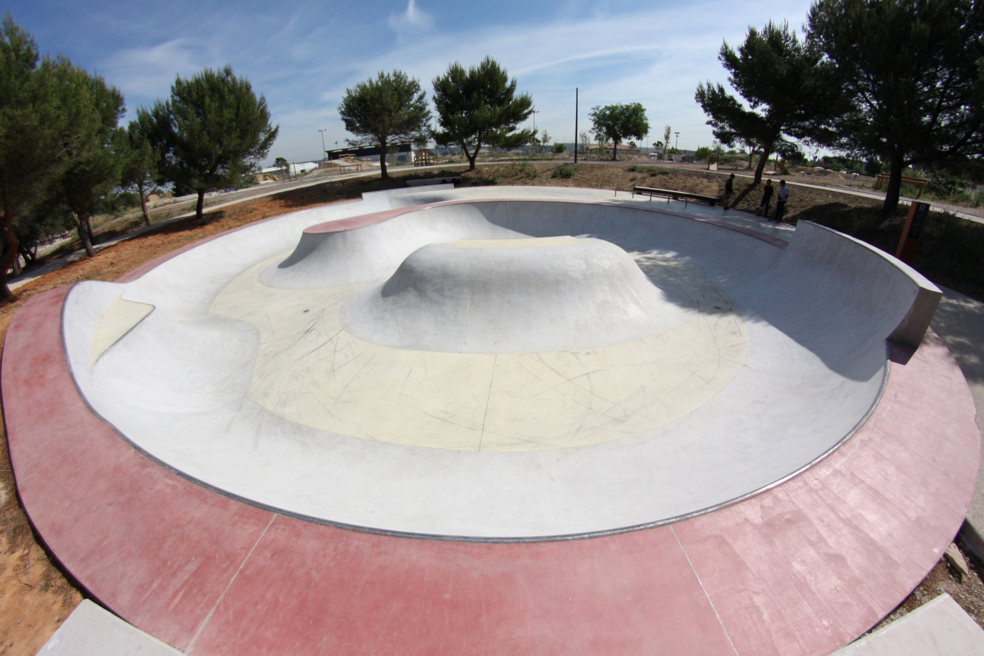 Le petit lodi Bowl Saint Victoret Skate Spot 4/5