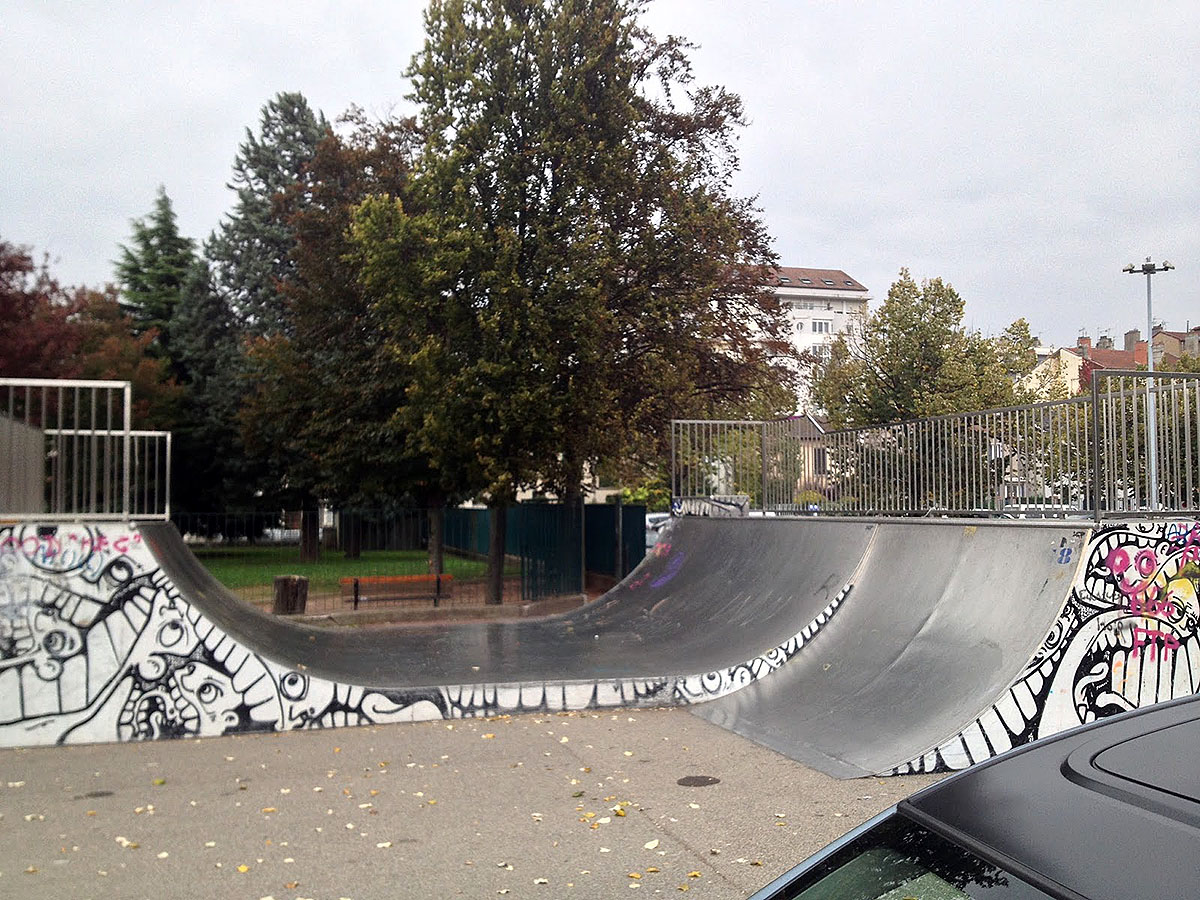 Parc Barros Villeurbanne Skate Spot