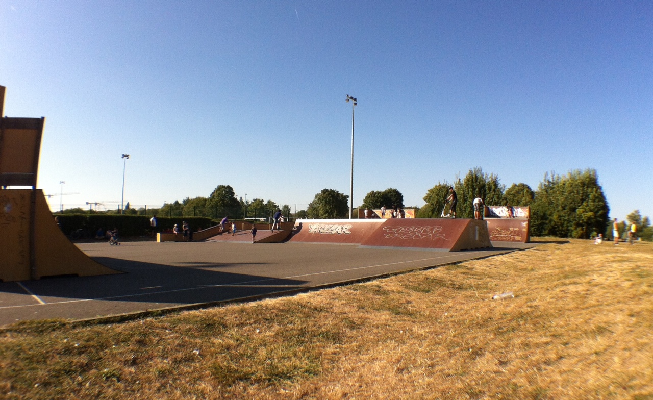 Capitainerie Draveil Skate Spot