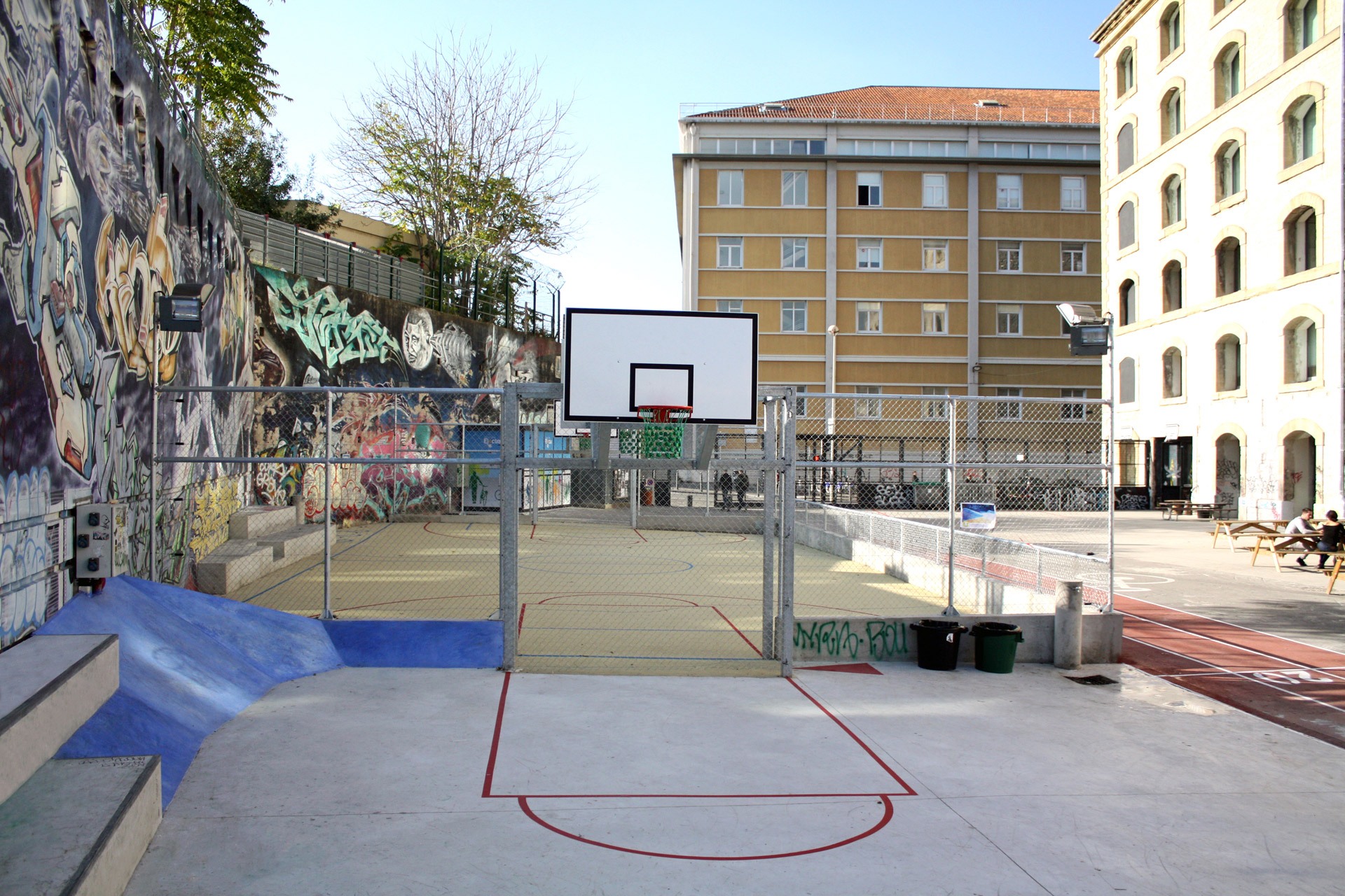 La Friche Belle de Mai Skatepark Marseille Skate Spot 4/5