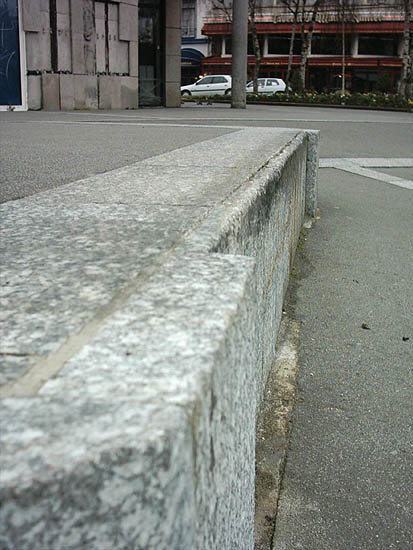 Le Quartz Plaza Brest Skate Spot 4/5