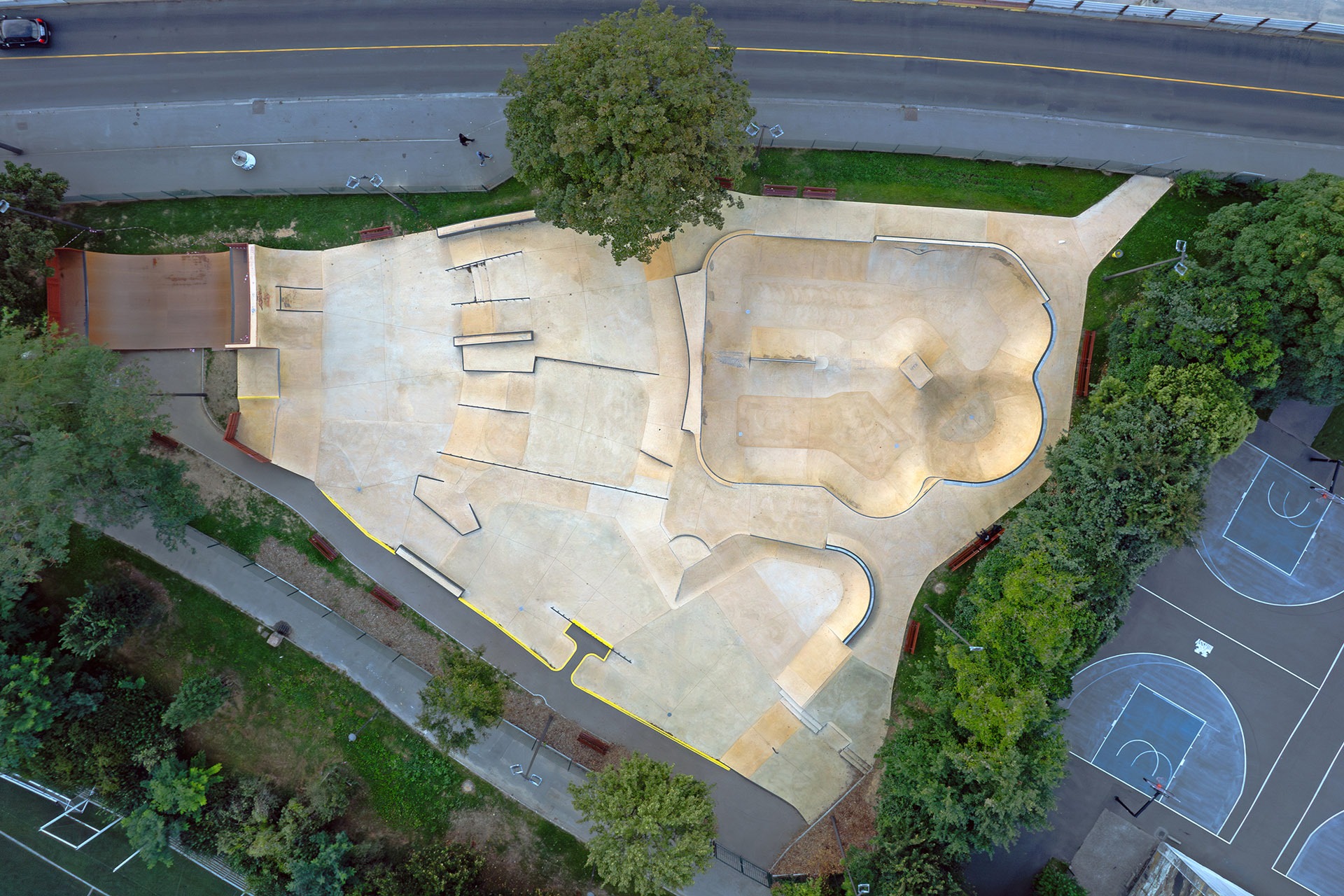 La Poterne Skatepark Massy Skate Spot 4/5