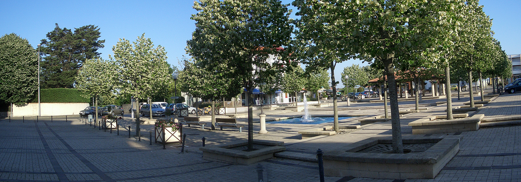 Les Cinq Cantons Plaza Anglet Skate Spot 4/5