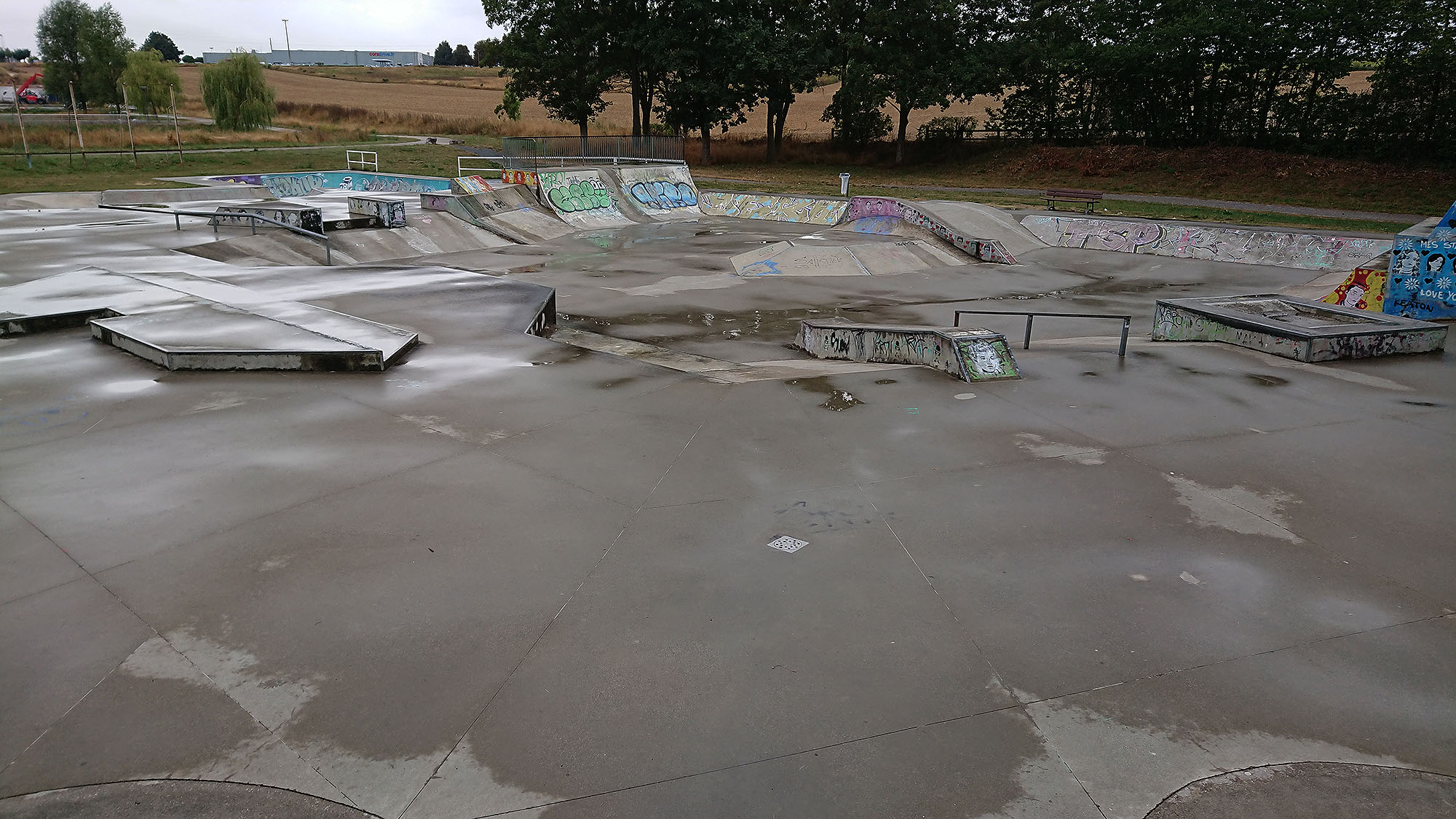 Europe Skatepark Saint Quentin Skate Spot 4/5