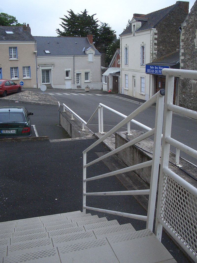 Médiathèque La Pléiade Spot Street Ancenis Skate Spot 3/5
