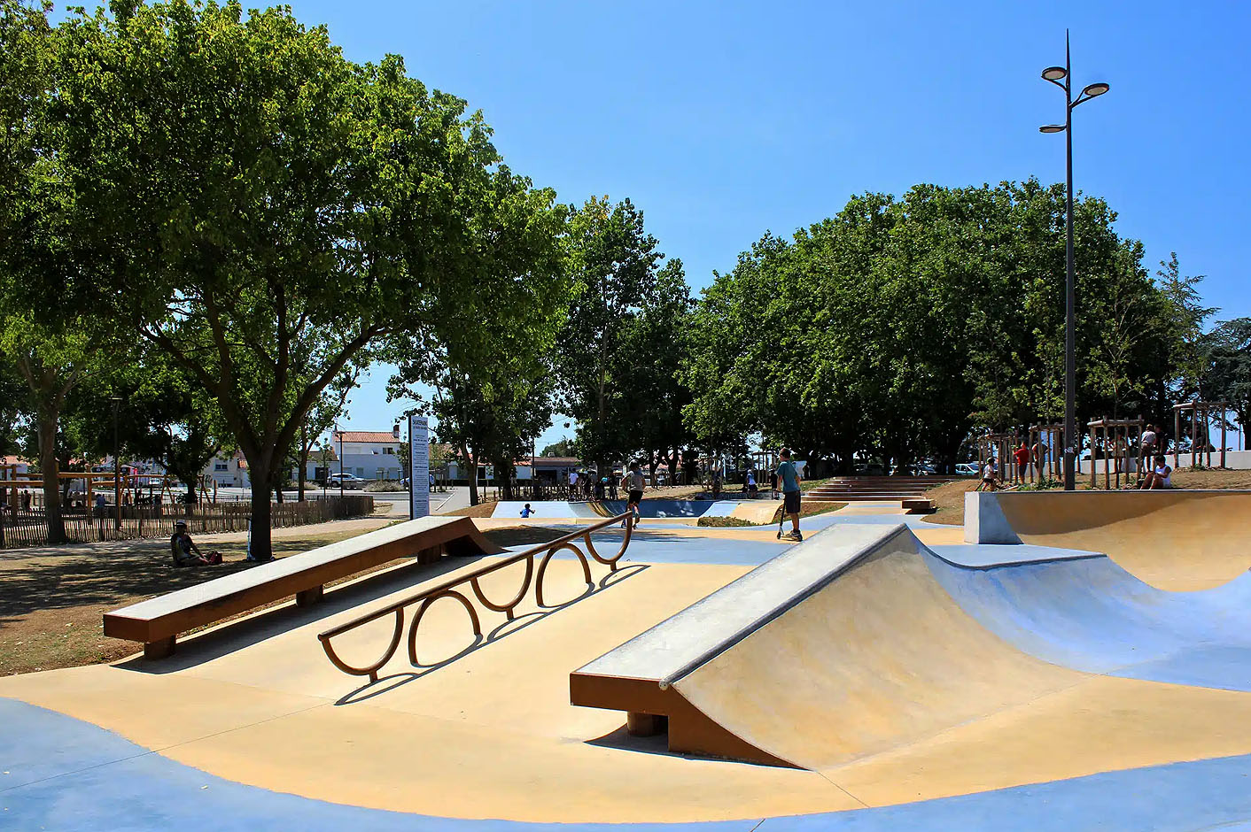 La Faute sur Mer Skatepark L' Aiguillon la Presqu'île Skate Spot 5/5