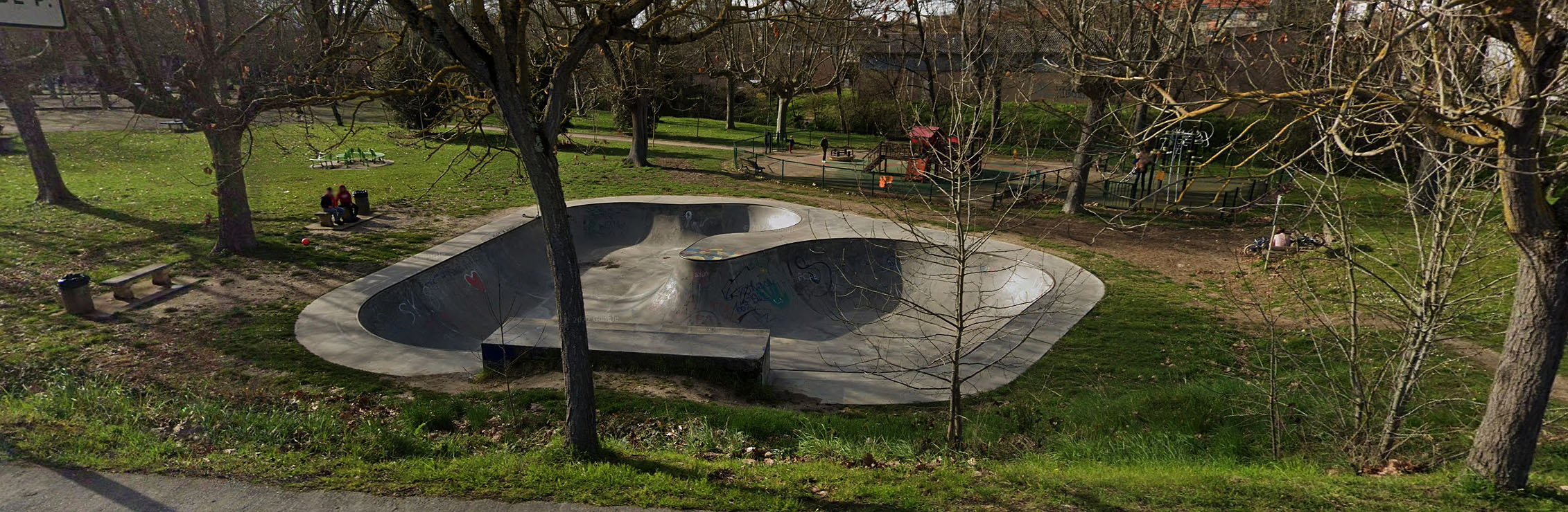 Le Boulodrome Bowl Saint Lys Skate Spot 4/5