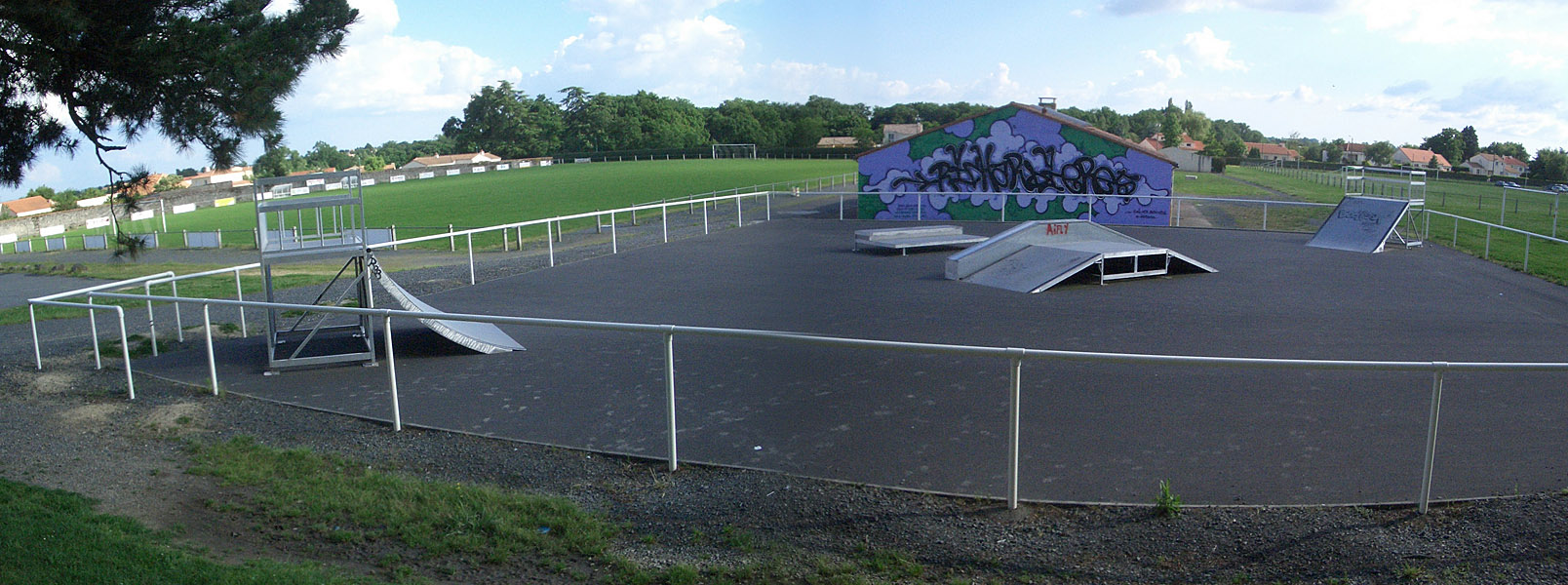 Richardières Aigrefeuille sur maine Skate Spot