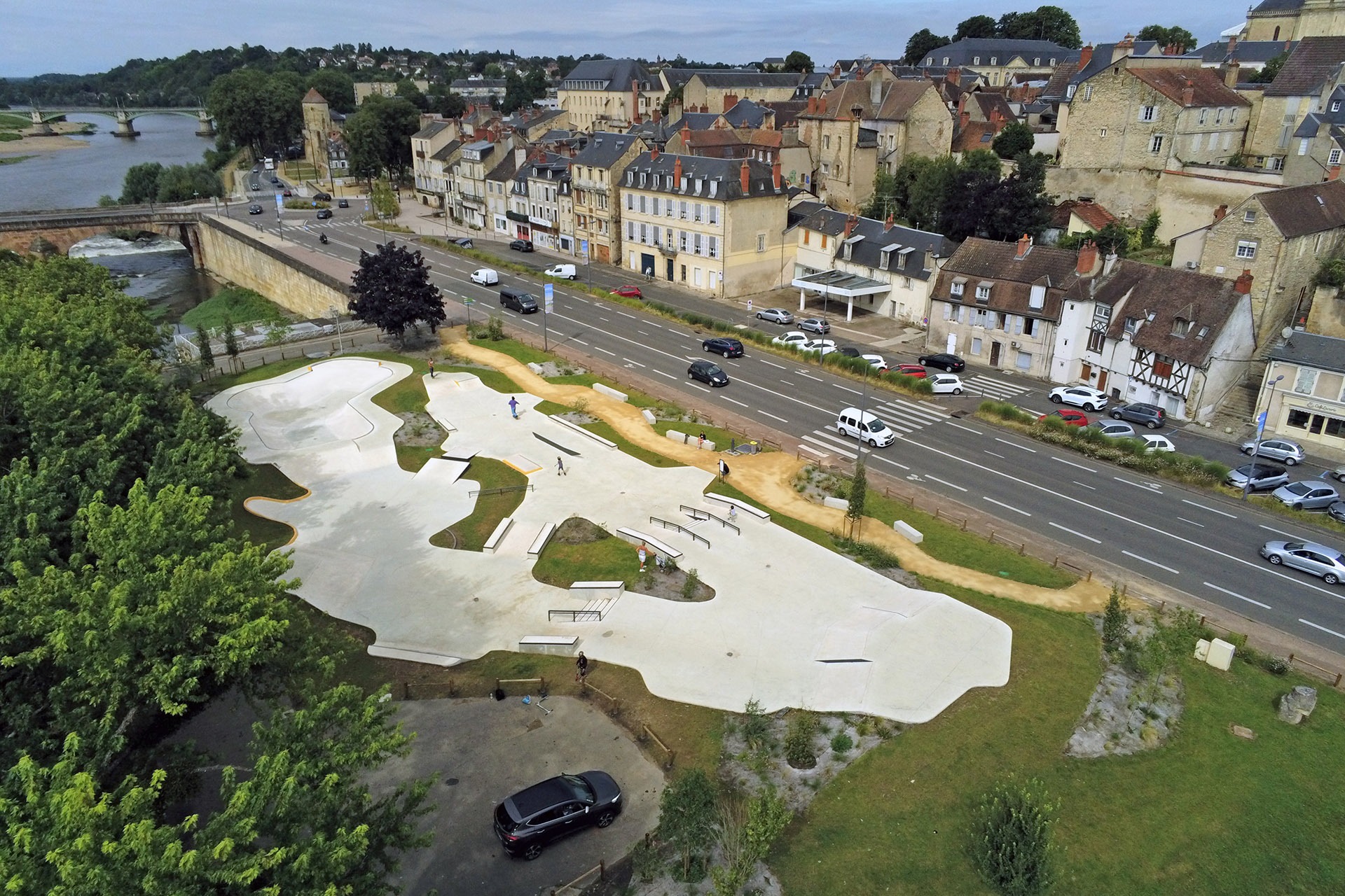 La Maison Skatepark Nevers Skate Spot 4/5
