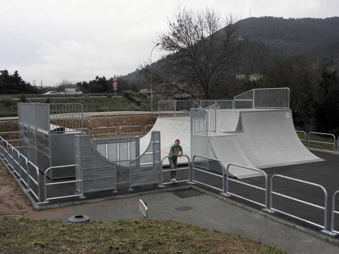 Parc Marie Astoin Skatepark Solliès Pont Skate Spot 2/5