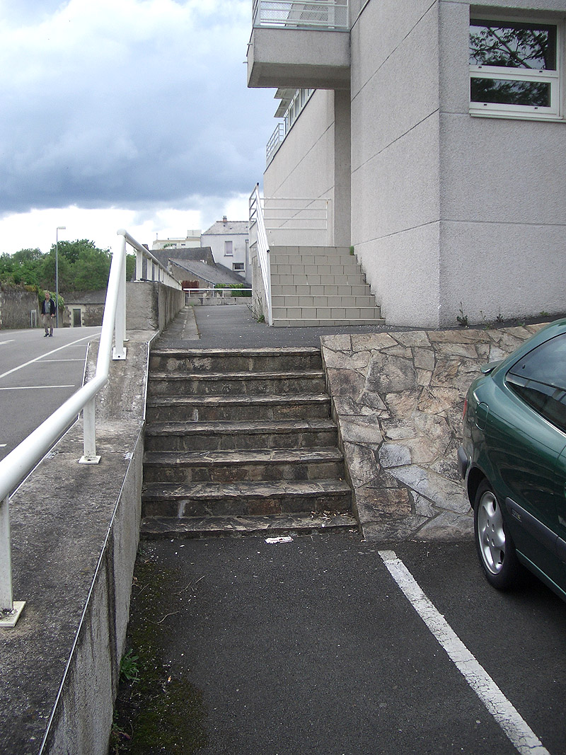 Médiathèque La Pléiade Spot Street Ancenis Skate Spot 3/5