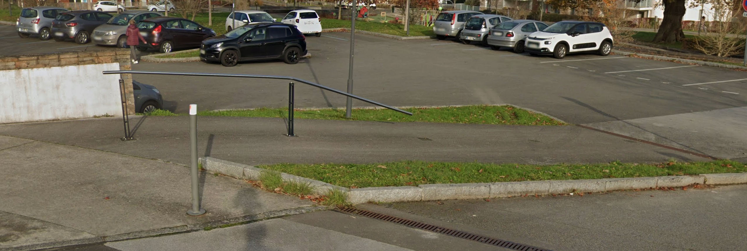 Spar Spot Street Orvault Skate Spot 2/5