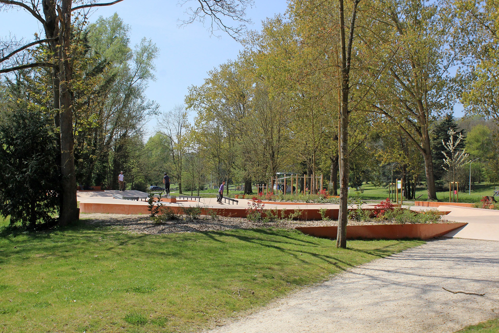 Stade Grante Skatepark L' Isle Adam Skate Spot 4/5