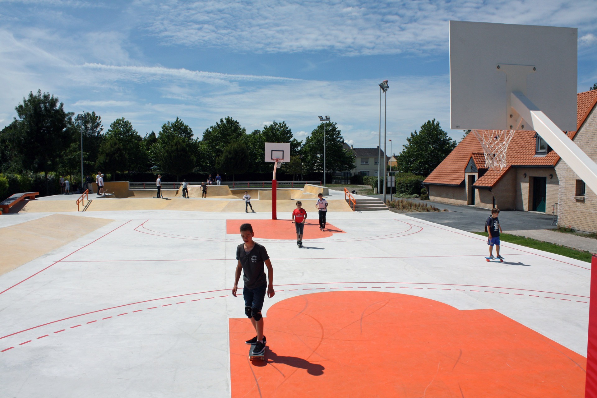 Espace Jeunes Skatepark Loon Plage Skate Spot 4/5