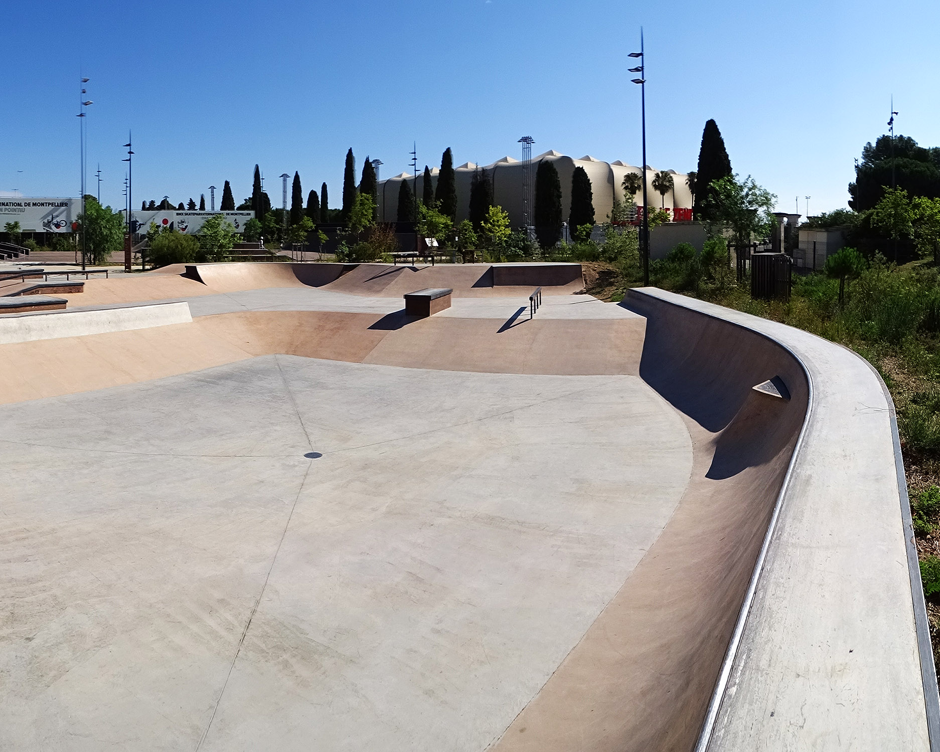 Grammont Street Plaza Montpellier Skate Spot 5/5