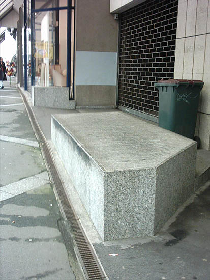 Le Quartz Plaza Brest Skate Spot 4/5