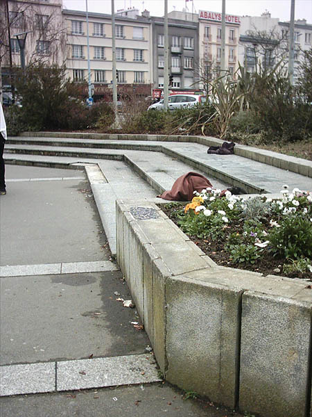 Le Quartz Plaza Brest Skate Spot 4/5