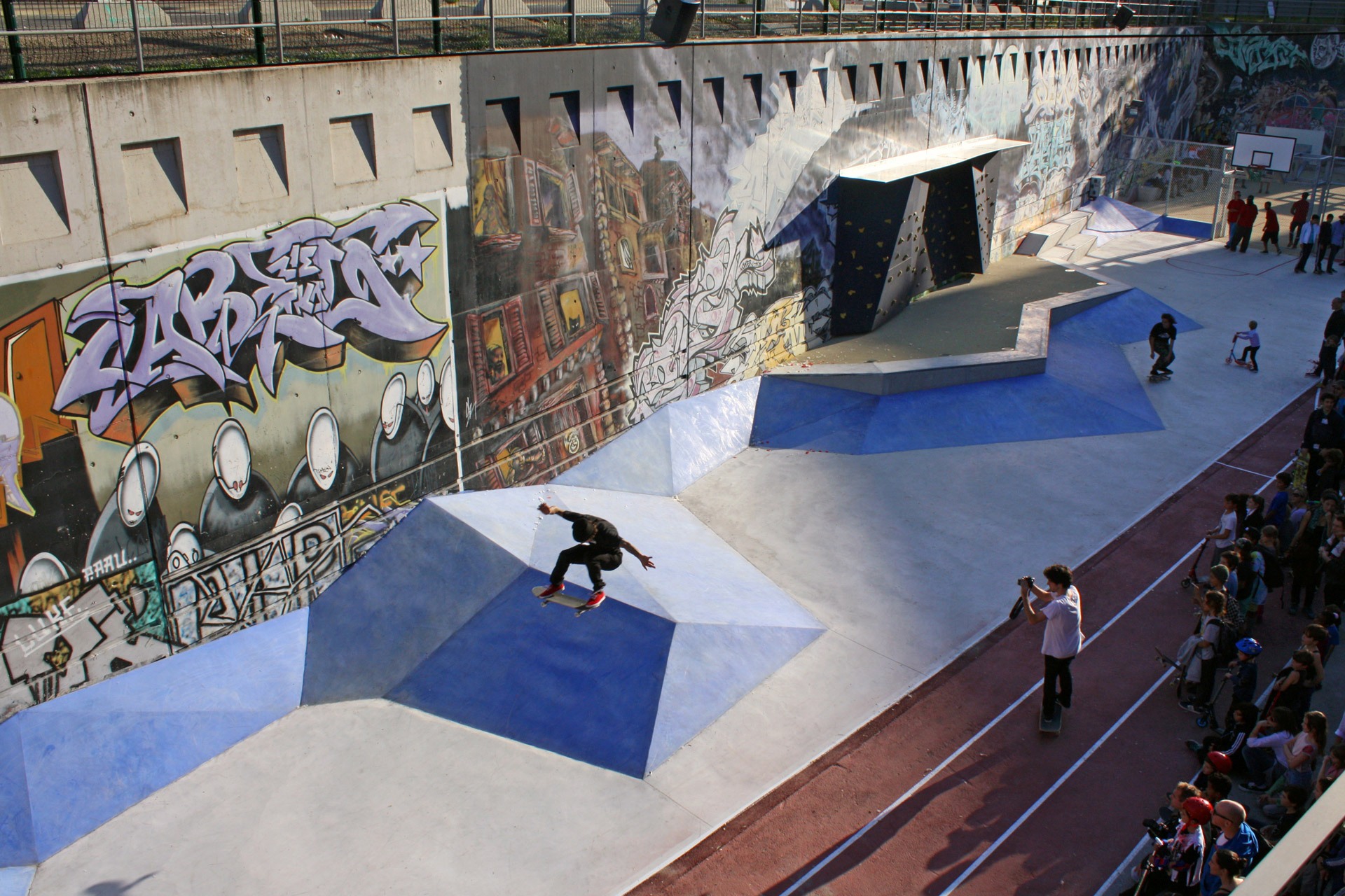 La Friche Belle de Mai Skatepark Marseille Skate Spot 4/5