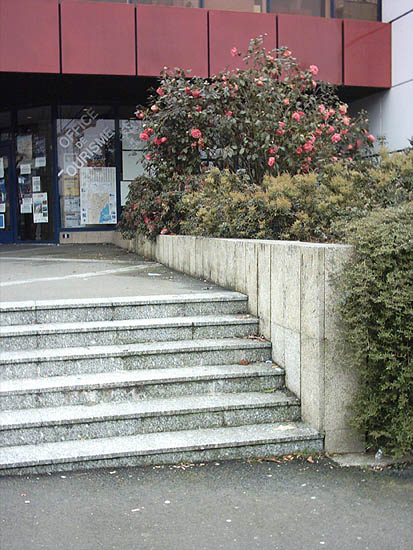 Le Quartz Plaza Brest Skate Spot 4/5