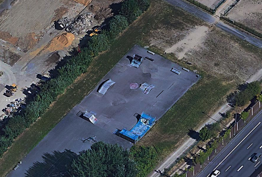 Fontenay Skatepark Fontenay le Fleury Skate Spot 2/5