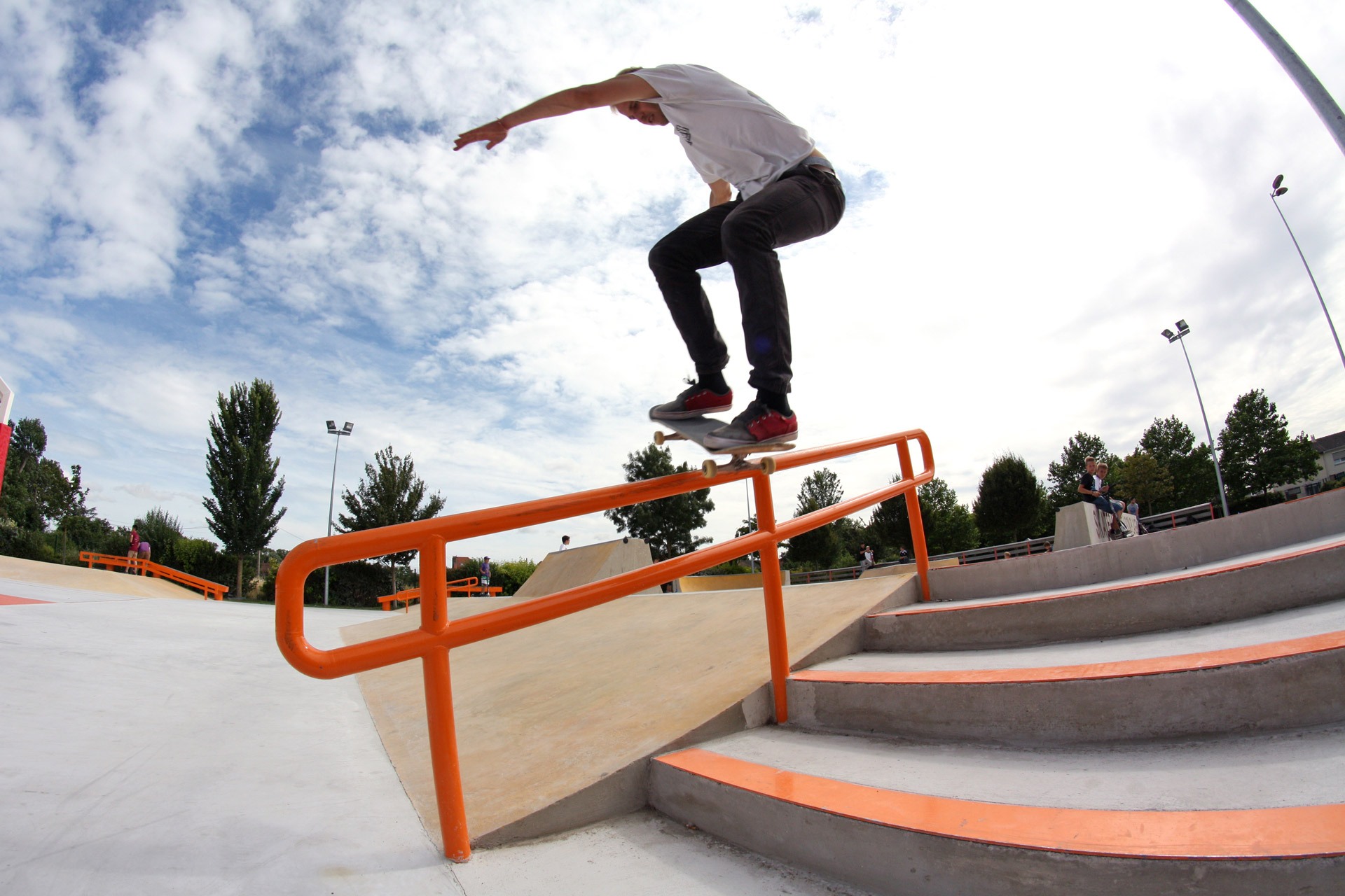 Espace Jeunes Skatepark Loon Plage Skate Spot 4/5