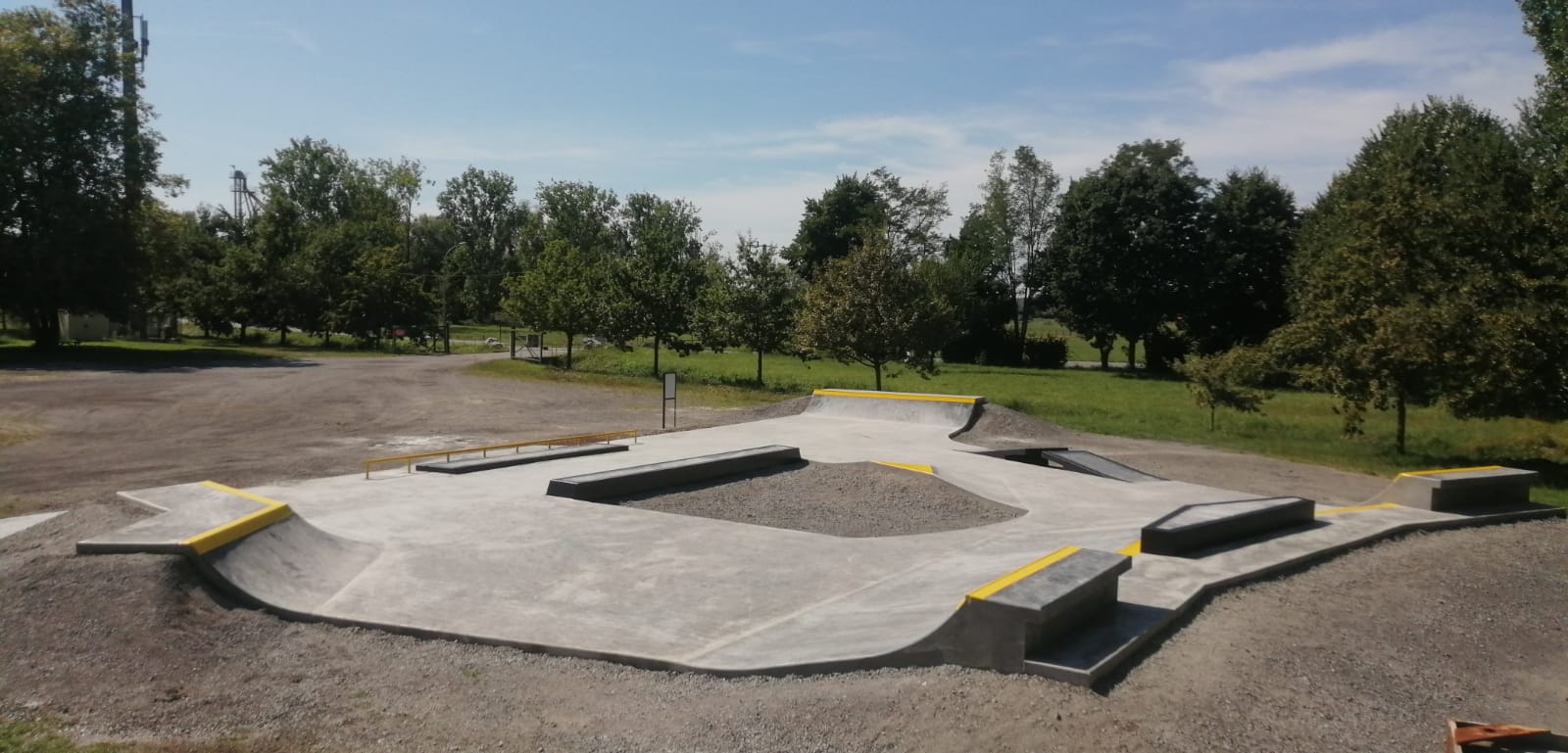 Le Lagoin Assat Skate Spot