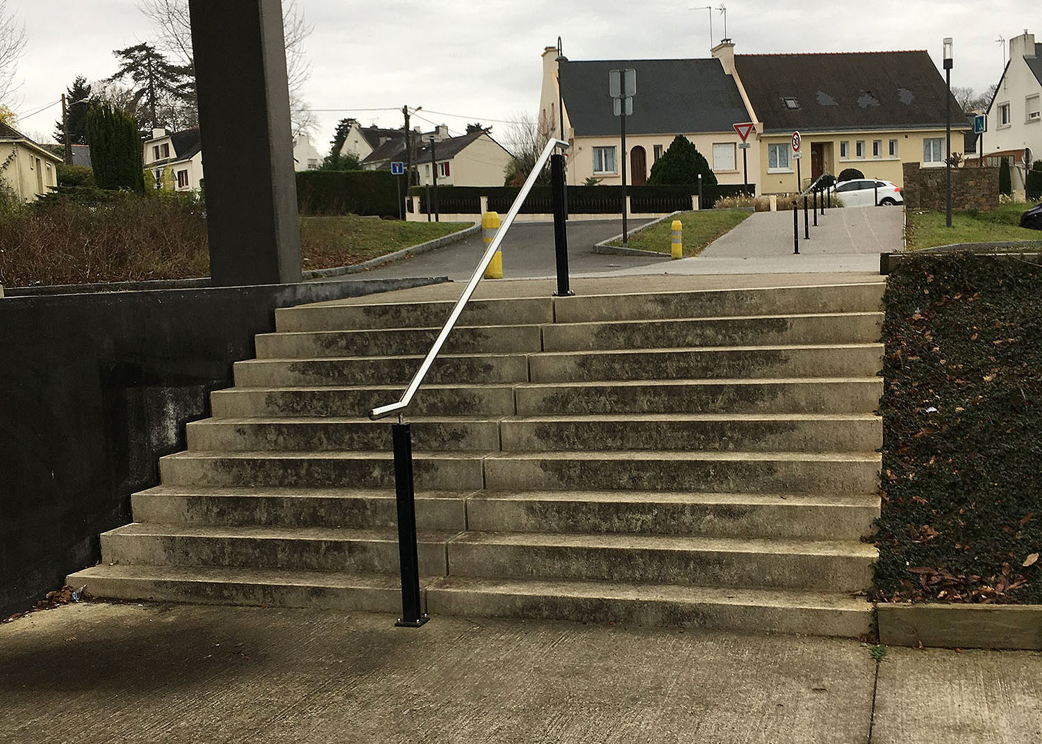 Spar Orvault Skate Spot