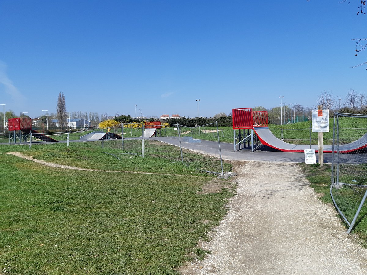 Parc des 33 Hectares Neuilly sur Marne Skate Spot
