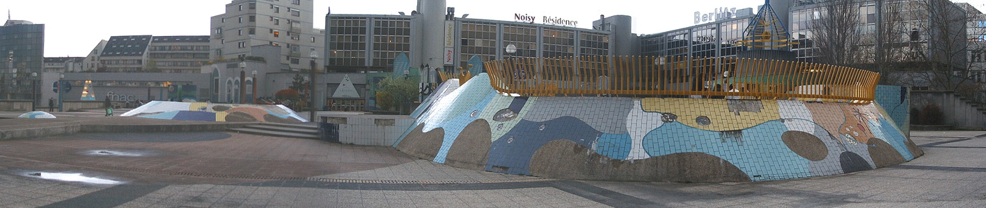 Gare RER Noisy le Grand Skate Spot