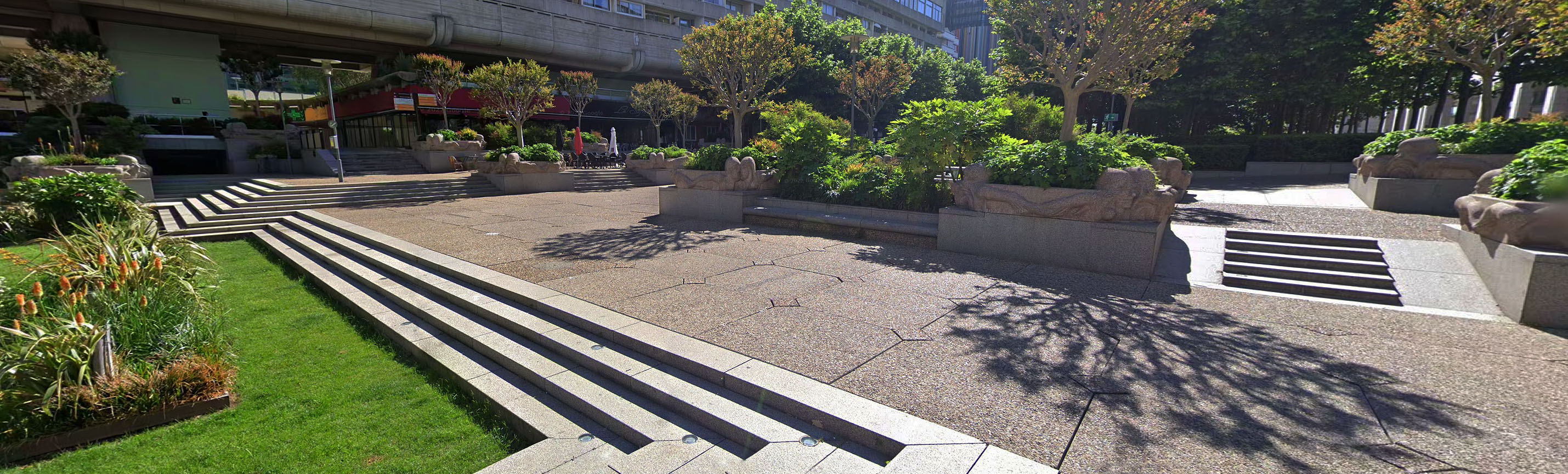 La Place basse Puteaux Skate Spot