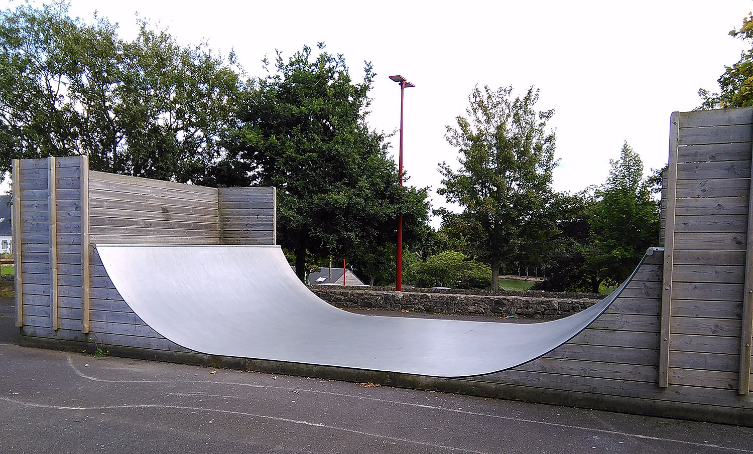 Le Plan d' Eau Plouvorn Skate Spot