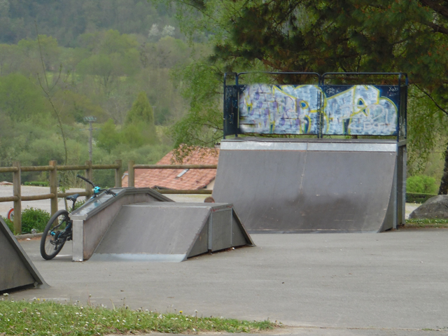 Parc de Mosqueros Salies de Béarn Skate Spot