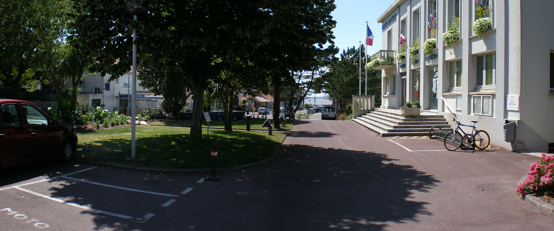 Hôtel de Ville Saint Brevin les Pins Skate Spot