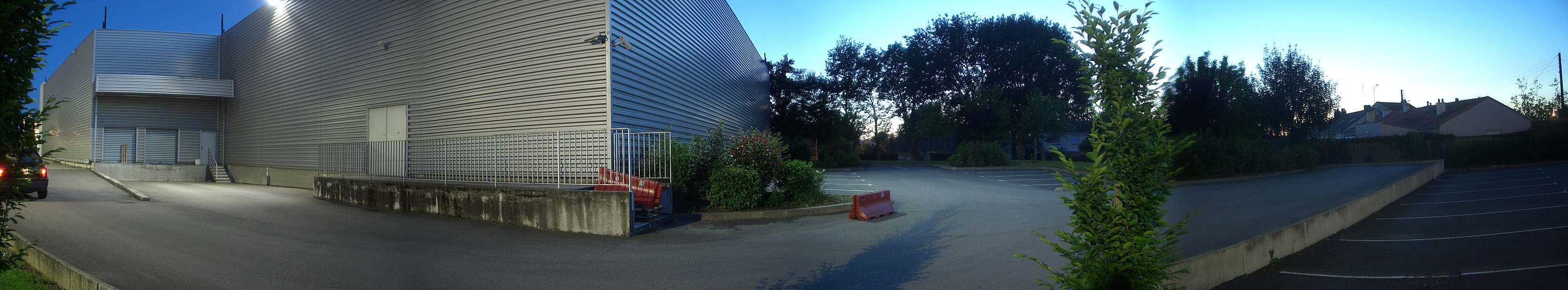 Darty Saint Sébastien sur Loire Skate Spot