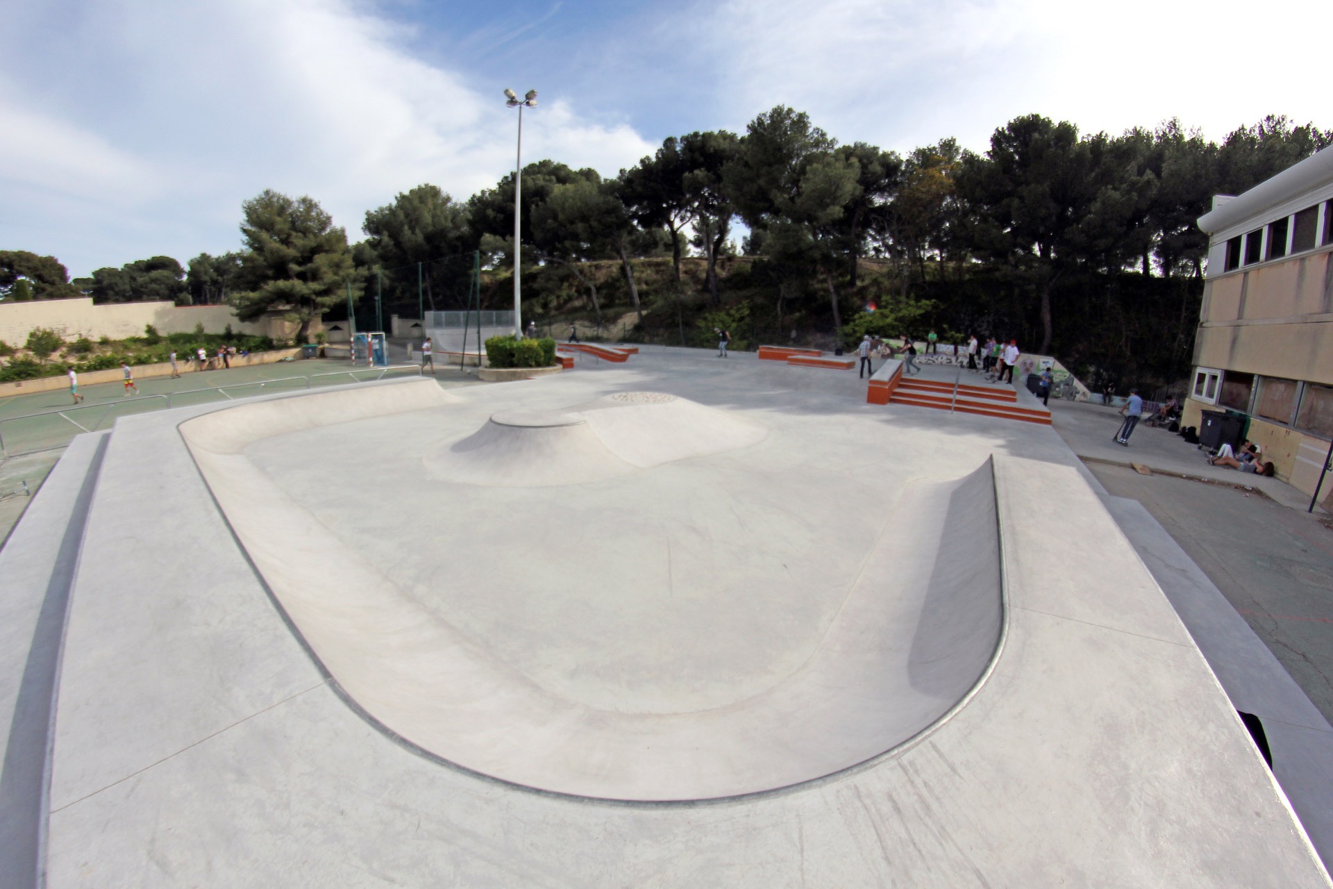 Gymnase Calmat Sausset les Pins Skate Spot