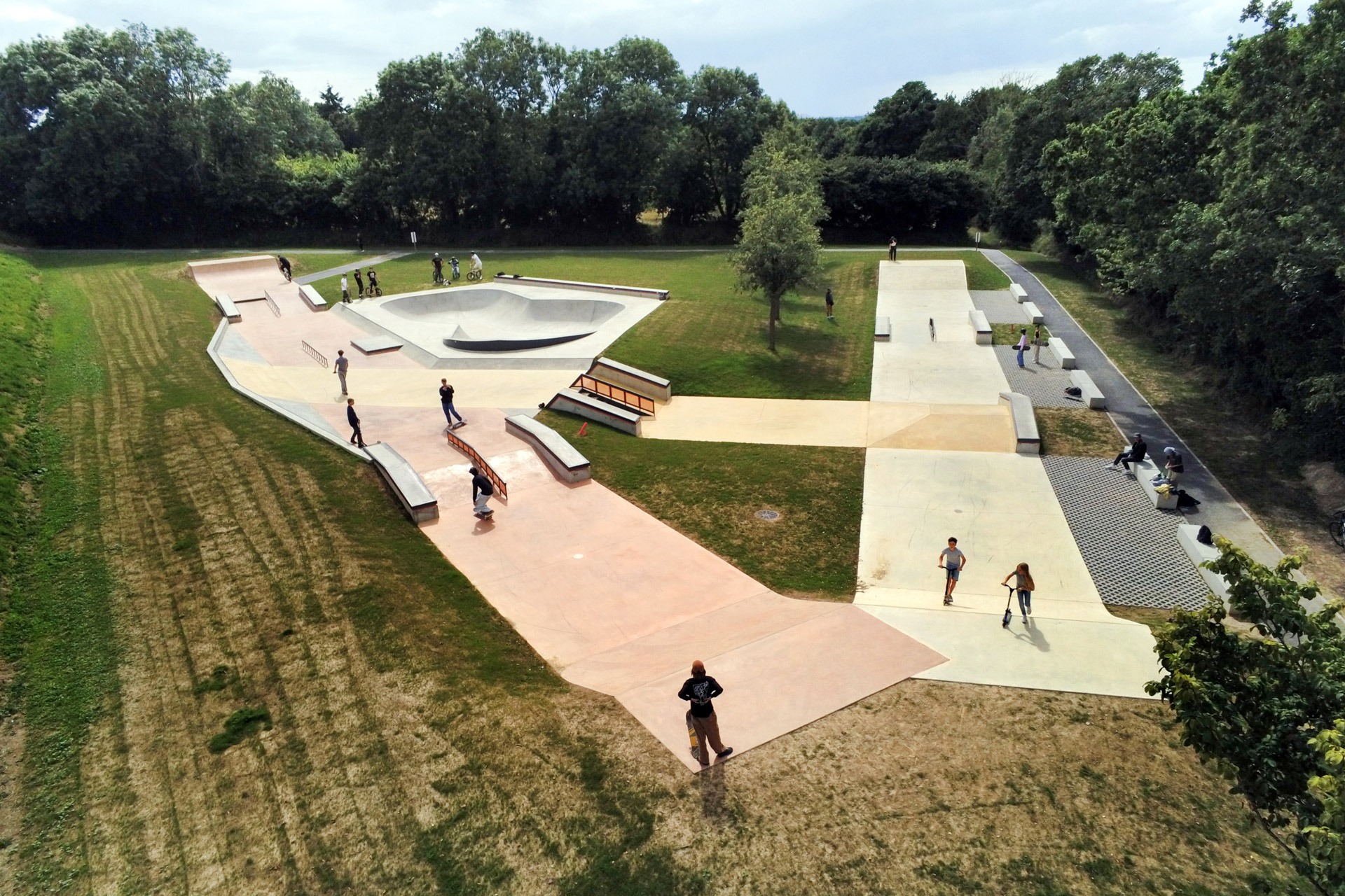 Espace Glisse Saint Lô Skate Spot