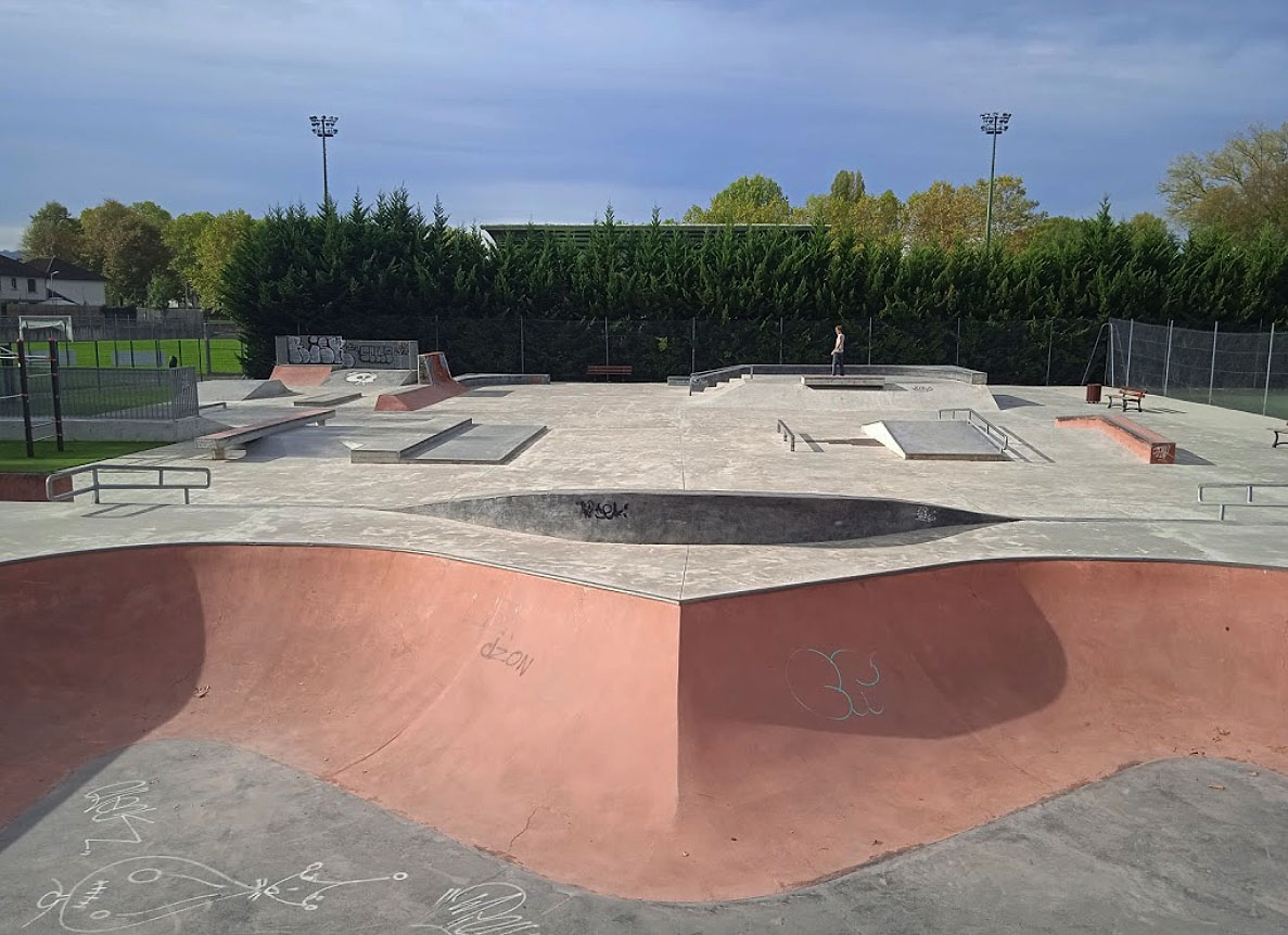 Tujac Brive la Gaillarde Skate Spot