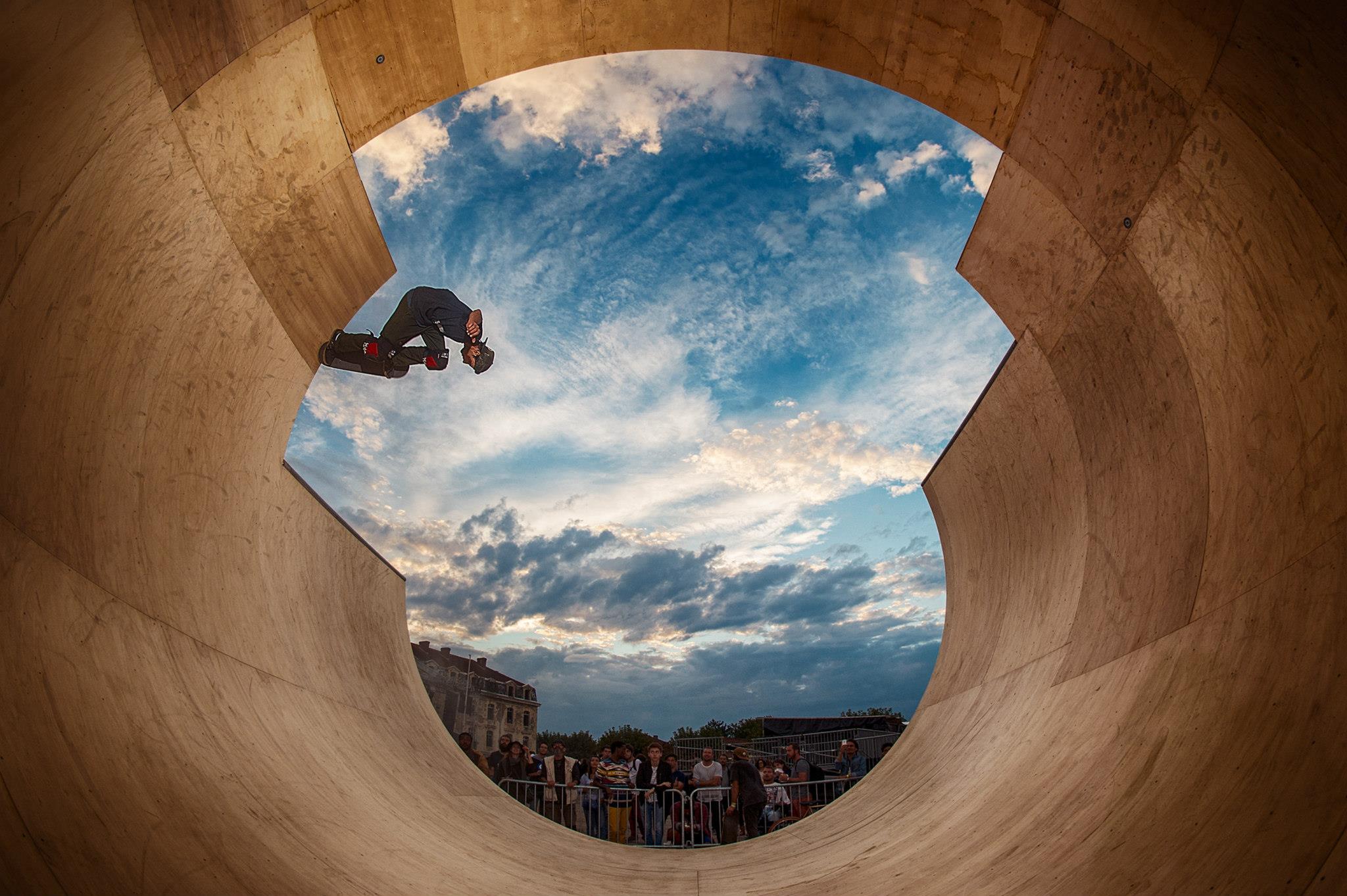 Full Pipe Darwin Bordeaux Skate Spot